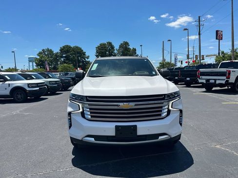 Used 2024 Chevrolet Tahoe High Country w/ Advanced Technology Package AWD/4WD image 2