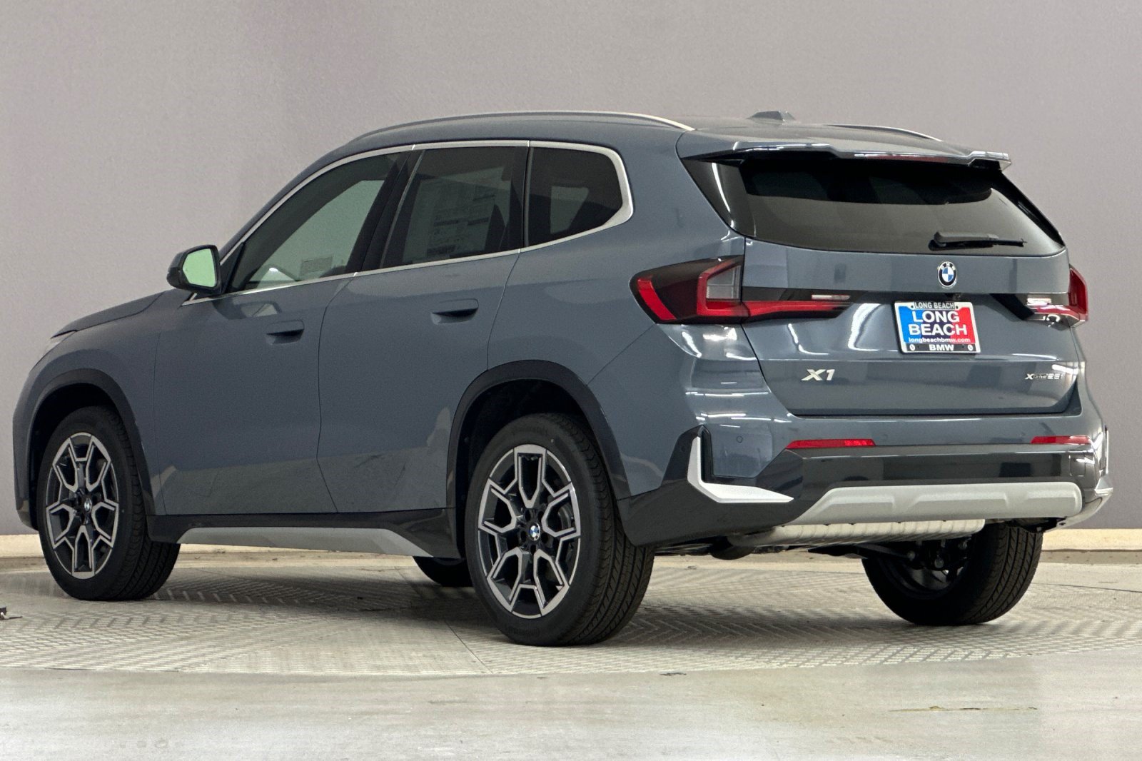 New 2026 BMW X1 xDrive28i w/ Convenience Package AWD/4WD image 3