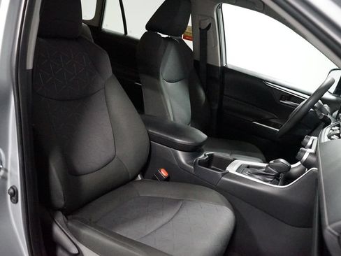 Certified 2025 Toyota RAV4 XLE FWD image 28