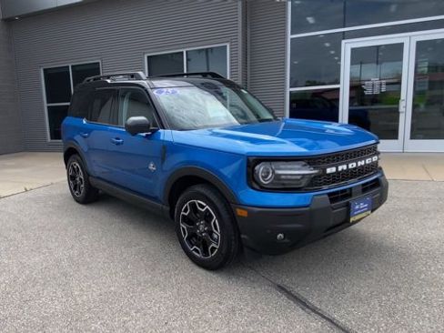 Certified 2025 Ford Bronco Sport Outer Banks w/ Outer Banks Tech Package+ AWD/4WD image 4