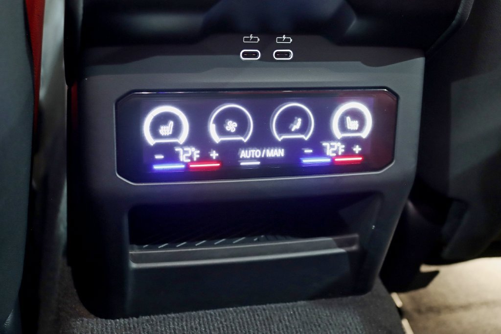 Used 2025 BMW M5 w/ Carbon Package AWD/4WD image 32
