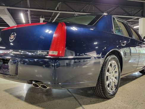 Used 2008 Cadillac DTS FWD image 28