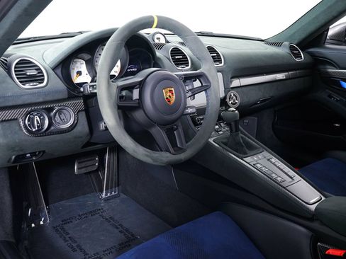 Used 2025 Porsche 718 Cayman GT4 RS RWD image 4