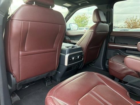 Used 2024 Ford Expedition Limited image 13