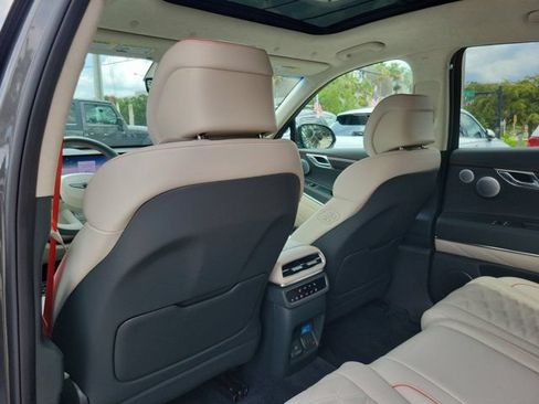 Used 2025 Genesis GV80 3.5T e-SC AWD/4WD image 9
