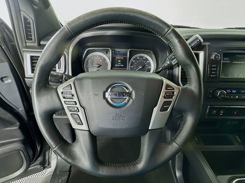 Used 2019 Nissan Titan SV w/ SV Convenience Package AWD/4WD image 11