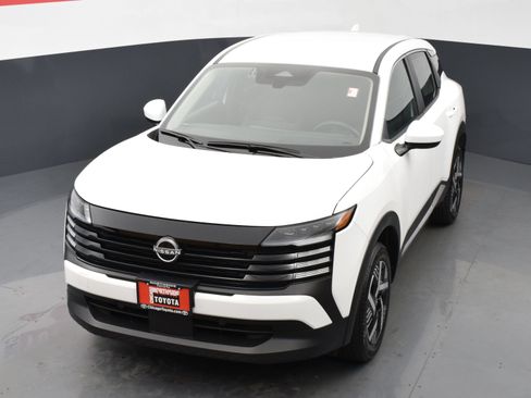 Used 2025 Nissan Kicks SV w/ Illumination Package FWD image 24