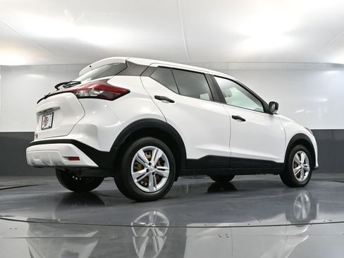 Used 2021 Nissan Kicks S image 49