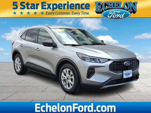 Certified 2023 Ford Escape Active w/ Cold Weather Package image 1