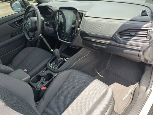Certified 2025 Subaru Forester Premium AWD/4WD image 10