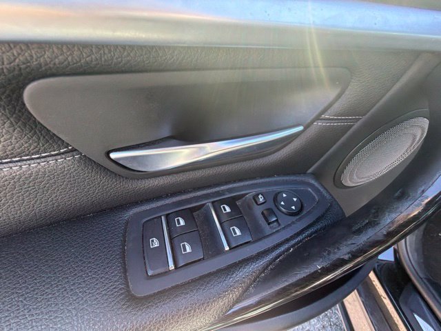 Used 2018 BMW 340i Sedan w/ Executive Package RWD image 13