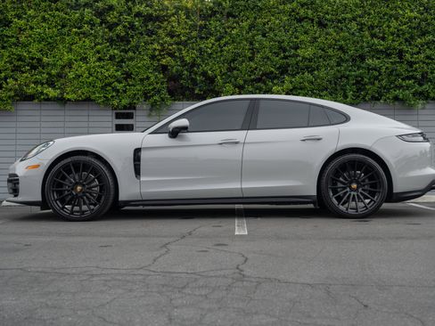 Used 2023 Porsche Panamera 4 Platinum Edition w/ Assistance Package image 20