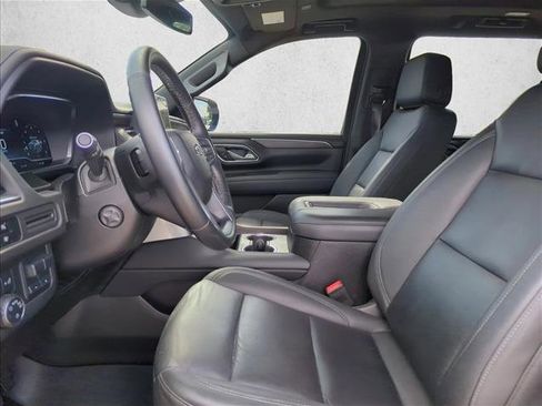 Used 2023 Chevrolet Suburban Z71 w/ Luxury Package AWD/4WD image 17