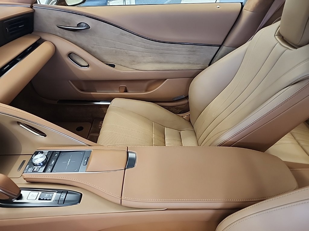 Certified 2021 Lexus LC 500 Coupe w/ Touring Package RWD image 13