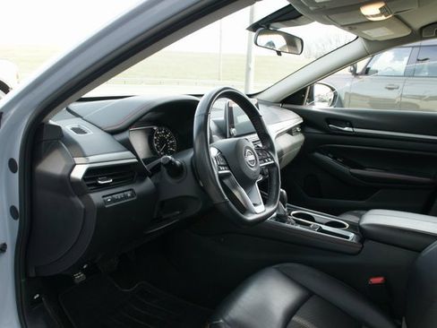 Used 2024 Nissan Altima 2.5 SR image 12