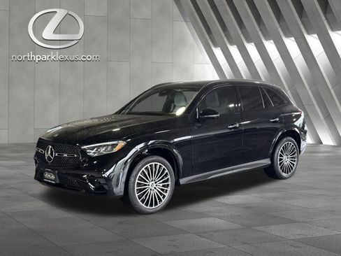 Used 2025 Mercedes-Benz GLC 300 image 3