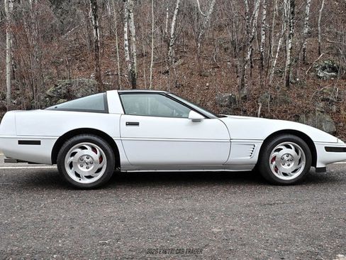 Used 1995 Chevrolet Corvette Coupe RWD image 9