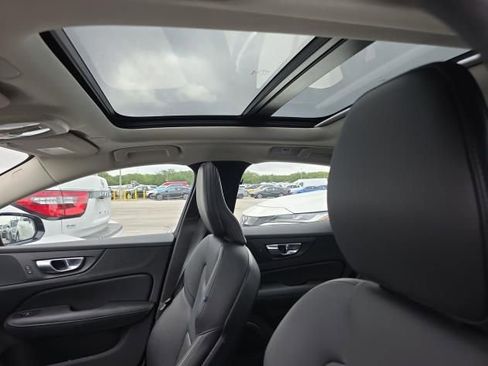 Used 2025 Volvo S60 B5 Core image 14