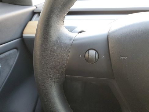 Used 2020 Tesla Model 3 Long Range image 19