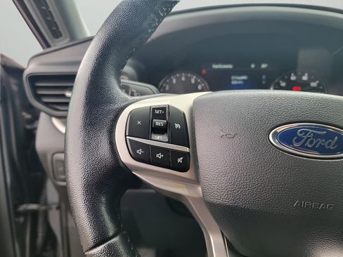 Used 2022 Ford Explorer XLT AWD/4WD image 16