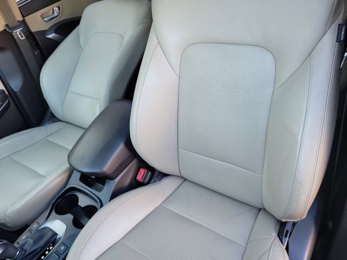 Used 2017 Hyundai Santa Fe SE Ultimate image 11