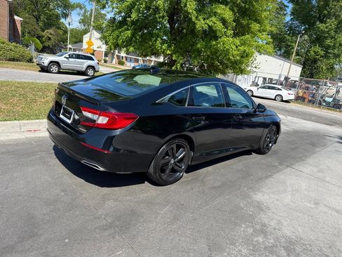 Used 2019 Honda Accord Sport image 9