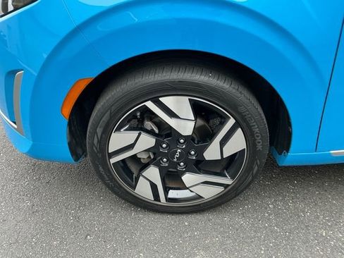 Used 2023 Kia Soul GT-Line image 11