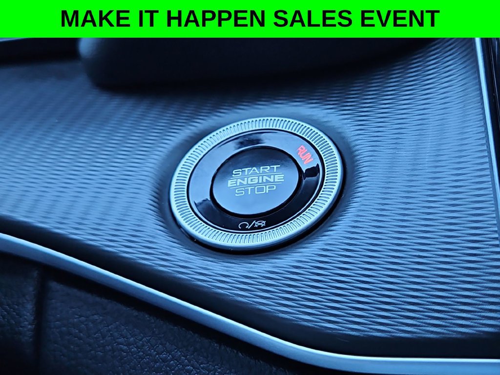 Used 2025 Jeep Grand Cherokee Laredo X RWD image 20