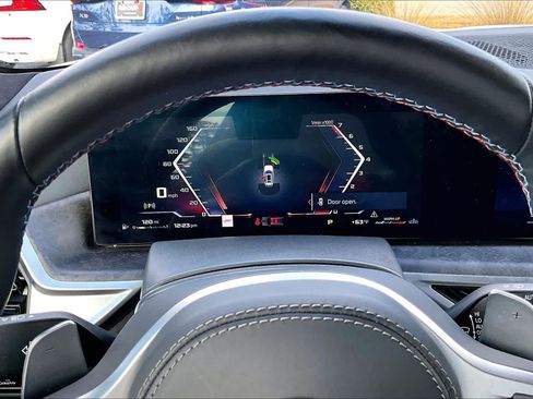 Certified 2025 BMW X7 M60i image 25