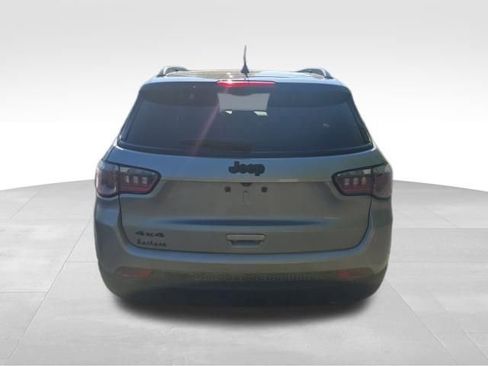 Used 2023 Jeep Compass Latitude w/ Sun and Sound Group AWD/4WD image 4
