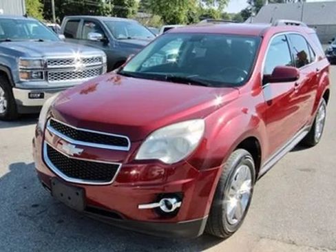 Used 2011 Chevrolet Equinox LT w/ Driver Convenience Package image 2
