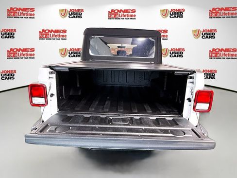 Used 2023 Jeep Gladiator Sport AWD/4WD image 29