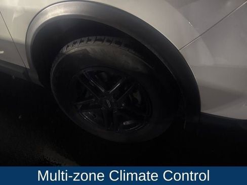 Used 2020 Nissan Rogue Sport S image 14