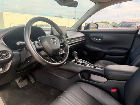 Used 2025 Honda HR-V EX-L image 4