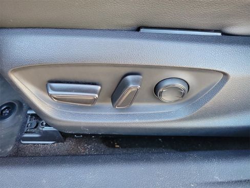 Used 2023 Toyota Camry SE image 17