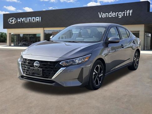 Used 2025 Nissan Sentra SV image 4