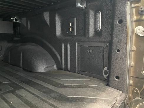 Used 2025 Ford F150 Raptor AWD/4WD image 9