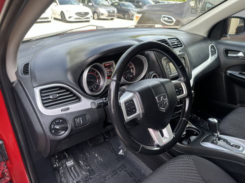 Used 2020 Dodge Journey SE w/ SE Popular Equipment Group image 10