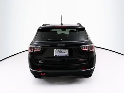 Used 2022 Jeep Compass Trailhawk w/ Trailhawk Convenience Group AWD/4WD image 6