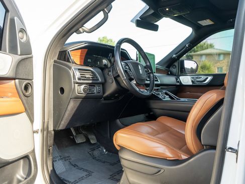 Used 2020 Lincoln Navigator Reserve w/ Luxury Package AWD/4WD image 15