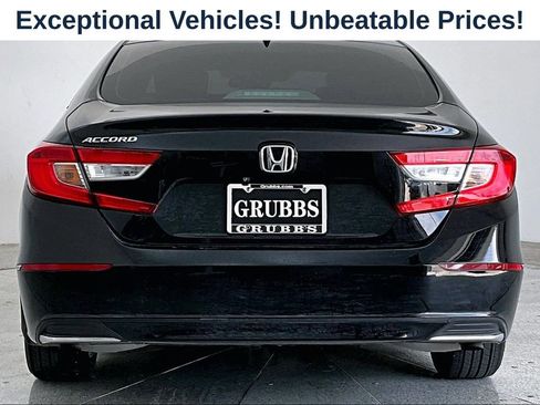 Used 2018 Honda Accord EX image 5