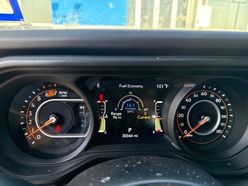 Used 2025 Jeep Wrangler Unlimited Rubicon AWD/4WD image 20