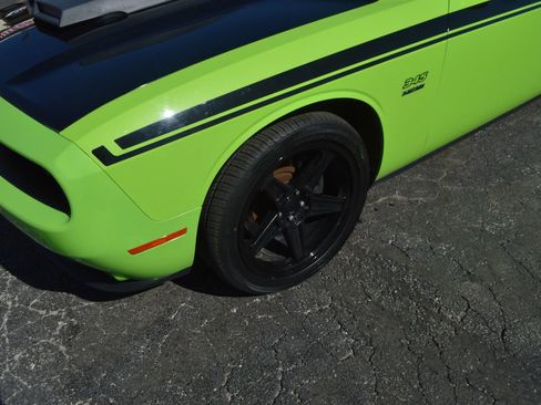 Used 2015 Dodge Challenger R/T Plus RWD image 3