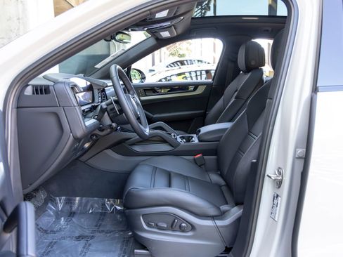 New 2026 Porsche Cayenne Coupe image 28