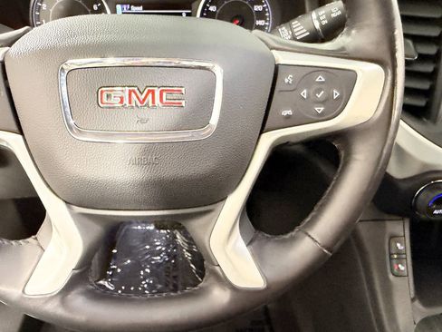 Used 2018 GMC Acadia SLT image 28