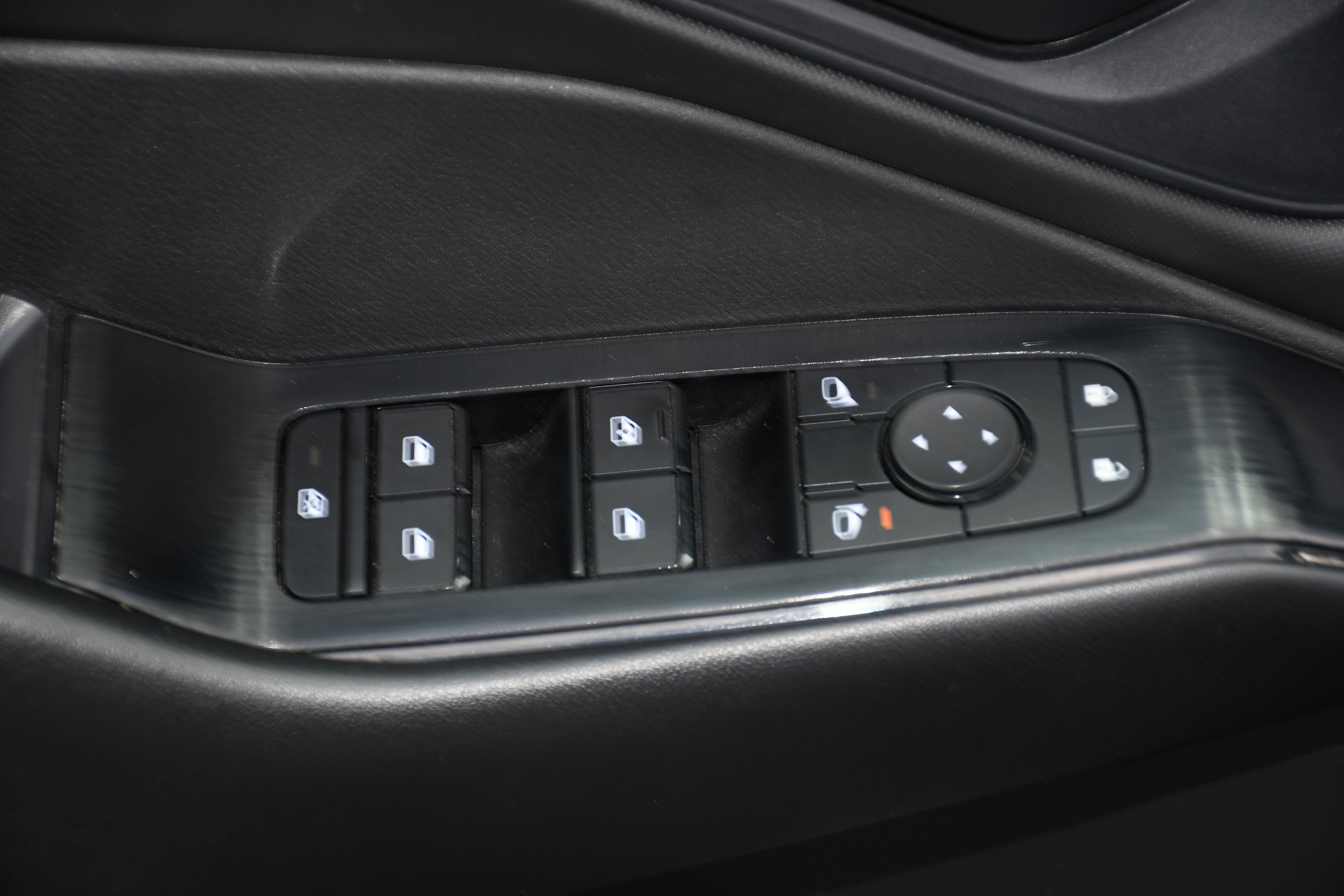 Used 2024 Nissan Rogue S FWD image 10