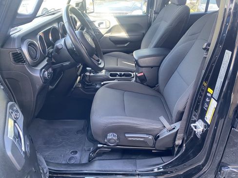 Used 2022 Jeep Gladiator Sport image 9