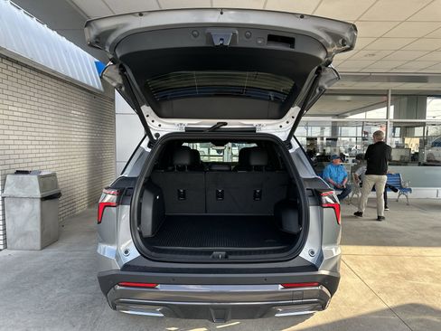 New 2026 Chevrolet Equinox ACTIV w/ Convenience Package III FWD image 25