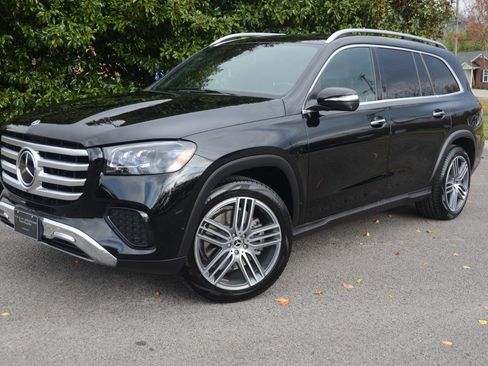 Used 2024 Mercedes-Benz GLS 450 4MATIC image 6