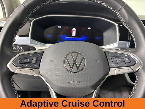 Used 2025 Volkswagen Taos SE w/ Panoramic Sunroof Package AWD/4WD image 16